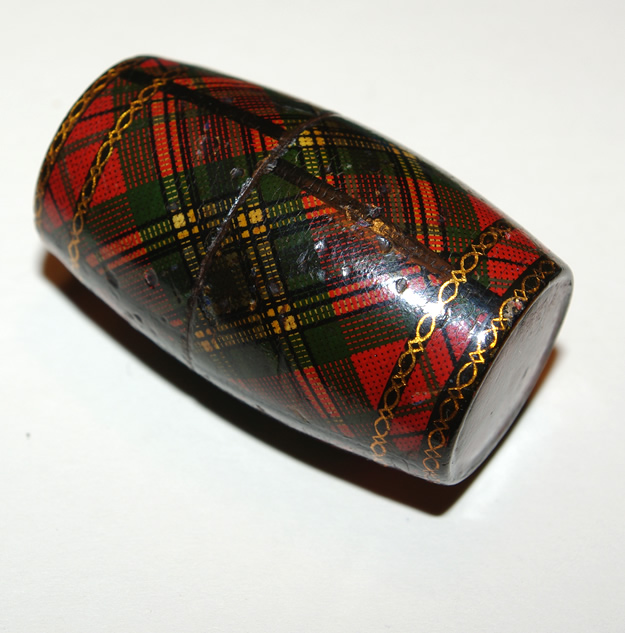 Tartanware Barrel Shaped Thimble Holder (McLean) - Image 5
