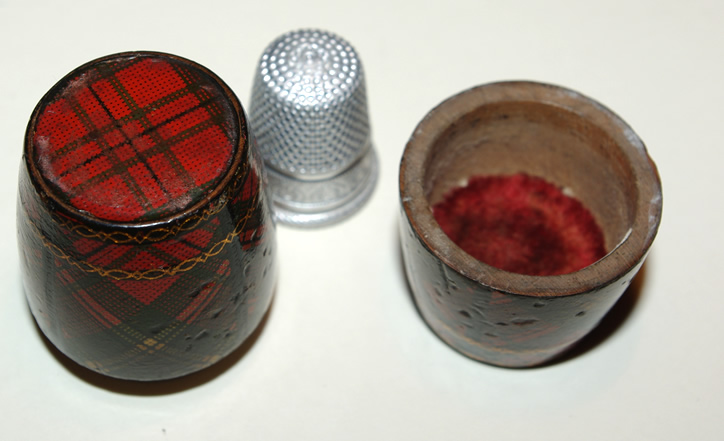 Tartanware Barrel Shaped Thimble Holder (McLean) - Image 2