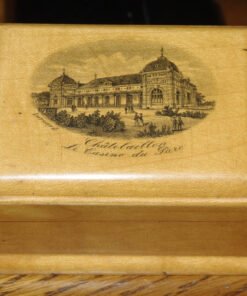 Mauchline ware Box "Chatelaillon, le Casino du Parc".
