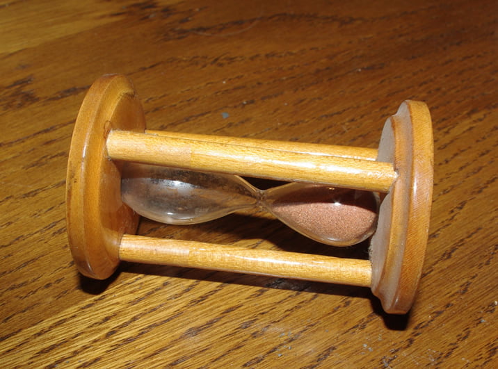 Mauchline ware Egg Timer "St Johns College Oxford". - Image 3