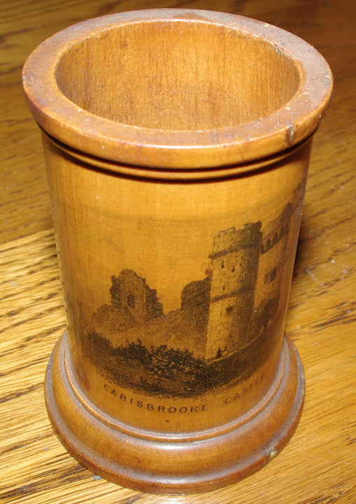 Mauchline ware Spill Vase "Osborne House & Carisbroke". - Image 2