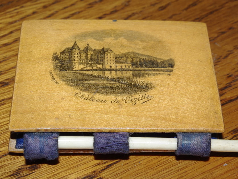 Mauchline ware Needlecase "Chateau de Vizille ".