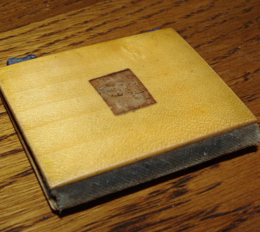 Mauchline ware Needlecase "Chateau de Vizille ". - Image 2