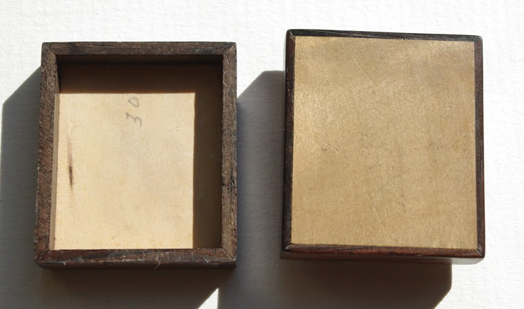 Tunbridgeware Q Victoria Stamp Box - Image 2