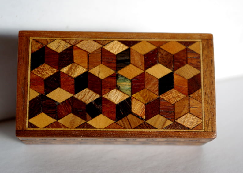Tunbridgeware Trinket Box with Perspective Cube - Image 4