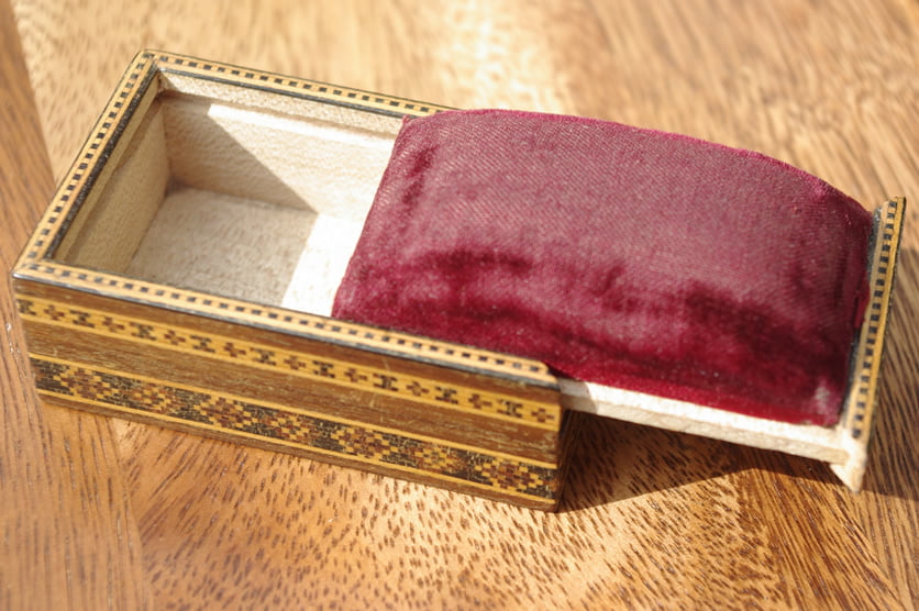 Tunbridgeware Box with Sliding Pin Cushion Top - Image 3