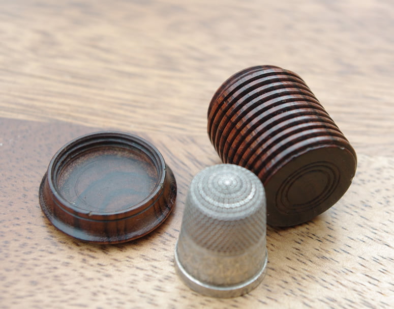 Tunbridgeware Rosewood Ribbed Thimble Holder - Image 3