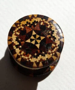 Alternative view of Tunbridgeware Thread Waxer